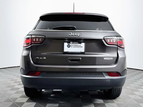 Used 2022 Jeep Compass Latitude w/ Sun and Sound Group AWD/4WD image 6