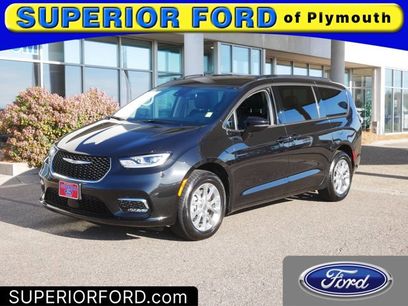 Used 2022 Chrysler Pacifica Touring-L