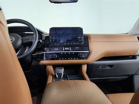 Used 2023 Nissan Pathfinder Platinum w/ Cargo Package FWD image 15