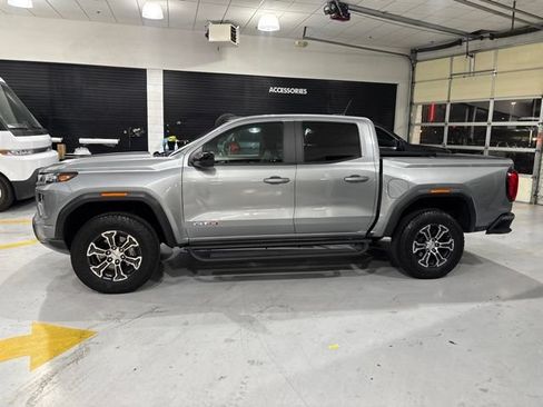 Used 2024 GMC Canyon AT4 w/ Technology Package AWD/4WD image 5