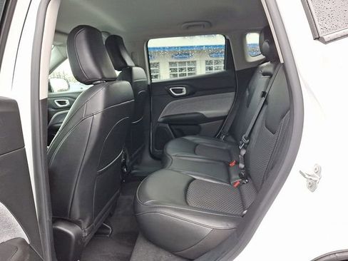 Used 2022 Jeep Compass Latitude AWD/4WD image 13