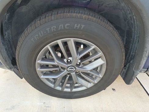 Used 2023 Nissan Rogue S AWD/4WD image 10
