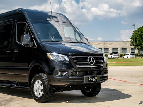 Used 2025 Mercedes-Benz Sprinter 2500 image 20