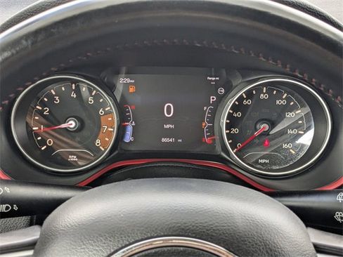 Used 2020 Jeep Compass Trailhawk image 4