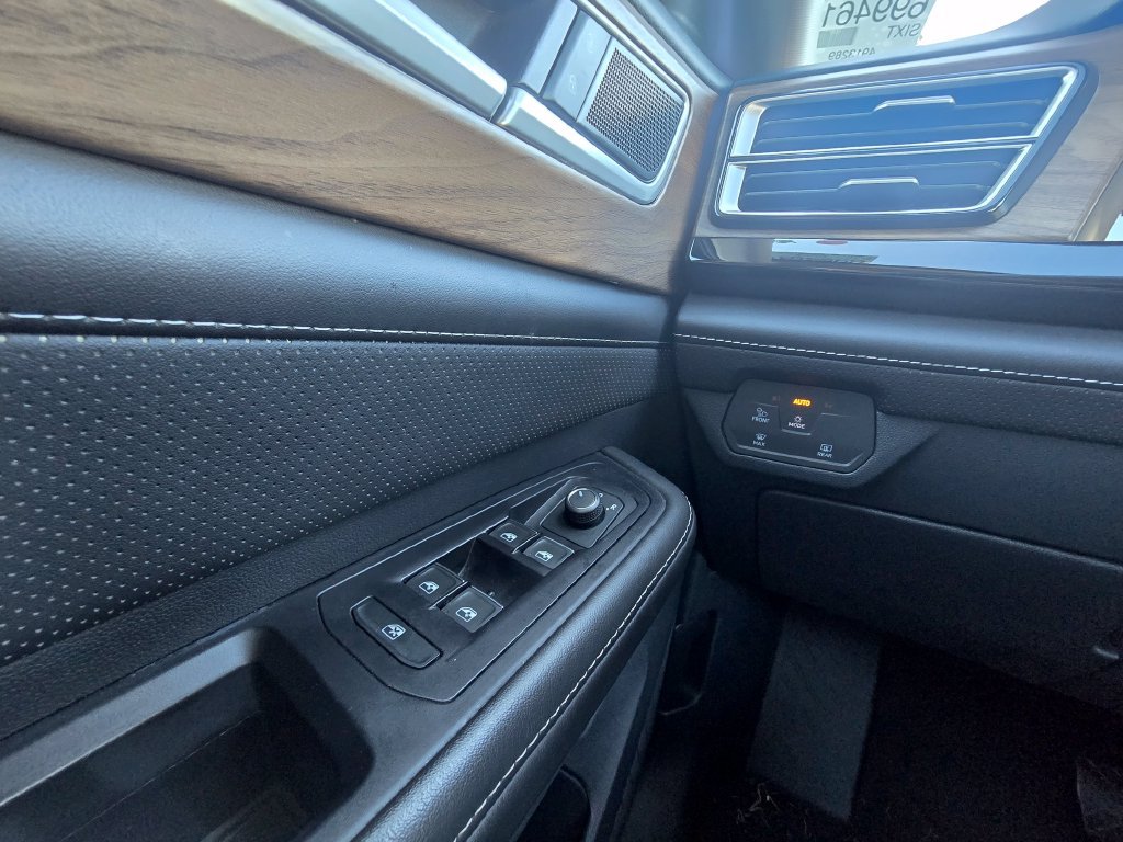 Used 2025 Volkswagen Atlas SE AWD/4WD image 22