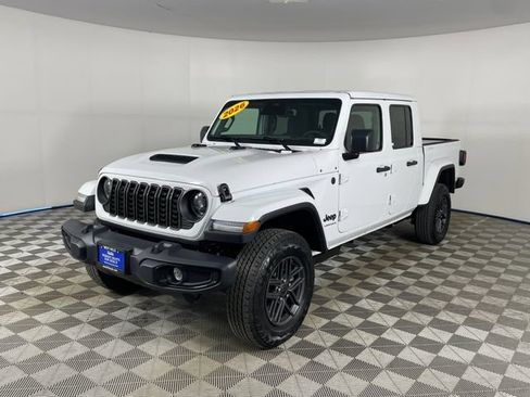 New 2026 Jeep Gladiator Sport AWD/4WD image 1