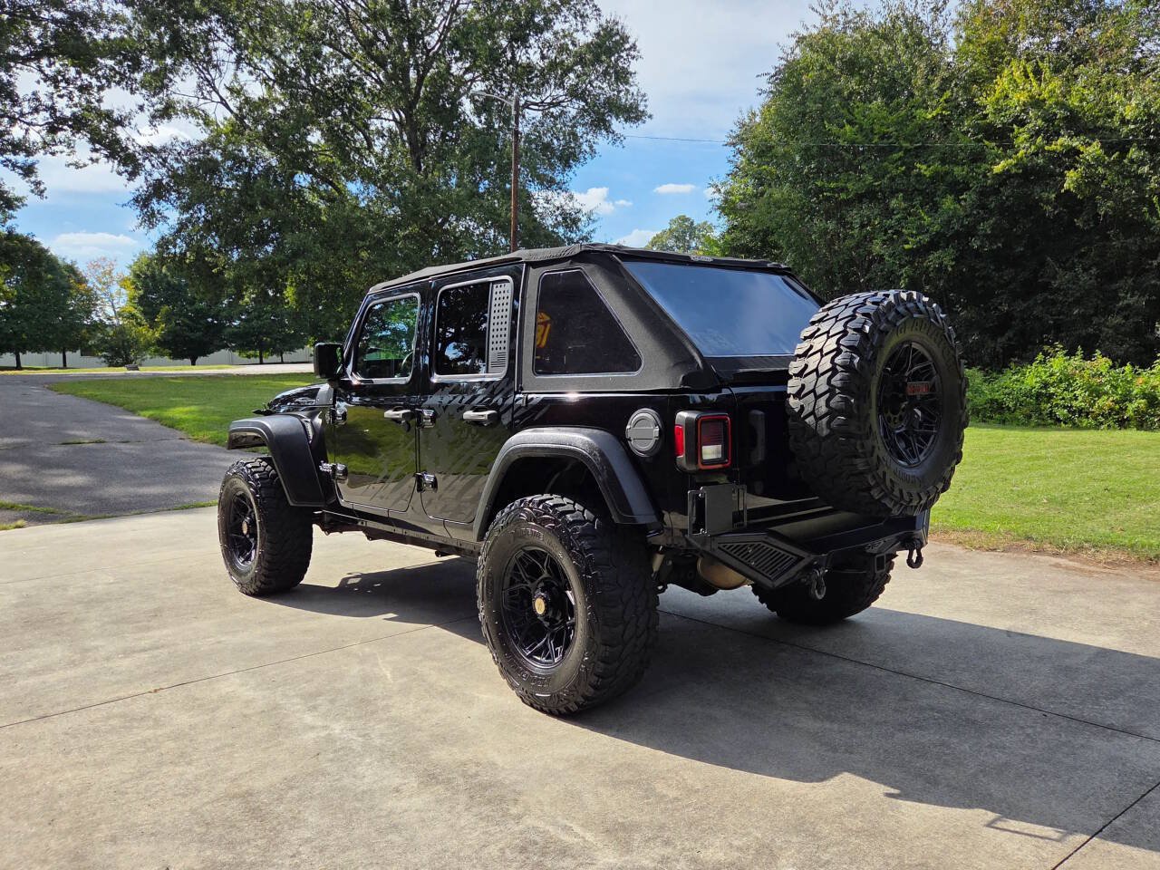 Used 2018 Jeep Wrangler Unlimited Sport S AWD/4WD image 10