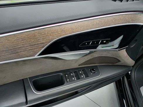 Used 2021 Audi A8 L 4.0T AWD/4WD image 23