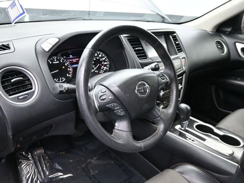 Used 2019 Nissan Pathfinder SV w/ Rock Creek Edition FWD image 18