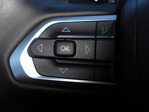 Certified 2022 Jeep Compass Latitude image 18