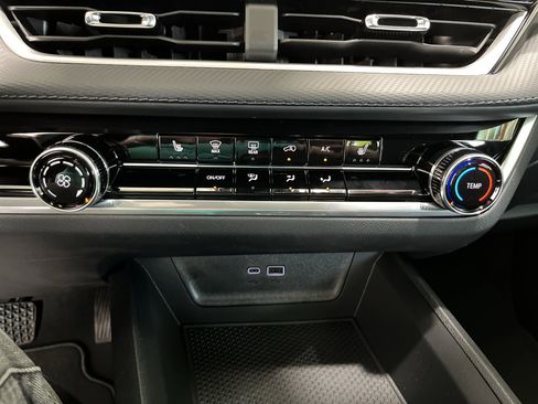 New 2026 Chevrolet Equinox LT FWD image 24