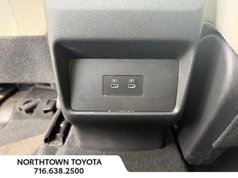 Used 2024 Nissan Rogue SV AWD/4WD image 17