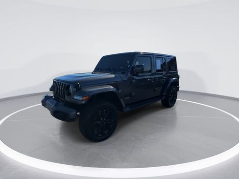 Used 2021 Jeep Wrangler Unlimited Sahara image 4