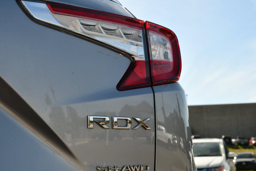 Used 2024 Acura RDX SH-AWD image 12