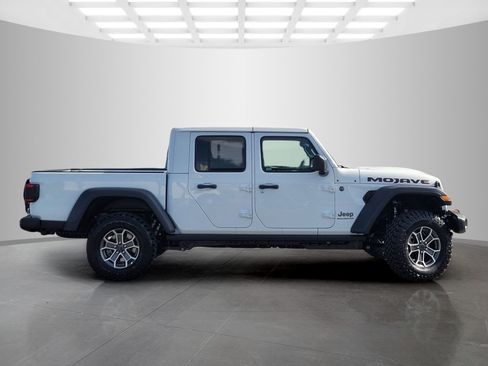 New 2026 Jeep Gladiator Mojave image 3
