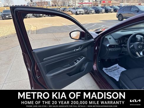 Used 2023 Nissan Altima 2.5 SV FWD image 11