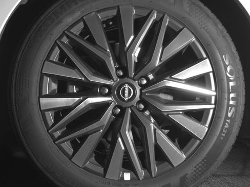 Used 2025 Nissan Altima 2.5 SV image 12