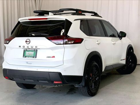 Used 2025 Nissan Rogue SV AWD/4WD image 13