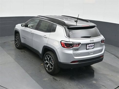 New 2026 Jeep Compass Limited image 31