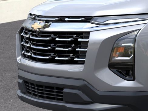 New 2026 Chevrolet Equinox LT w/ Convenience Package II FWD image 13