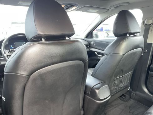 Used 2023 Hyundai Elantra Limited image 19