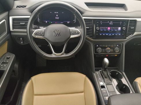 Used 2022 Volkswagen Atlas Cross Sport SE FWD image 22