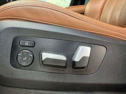 Used 2022 BMW X5 xDrive40i w/ M Sport Package AWD/4WD image 8