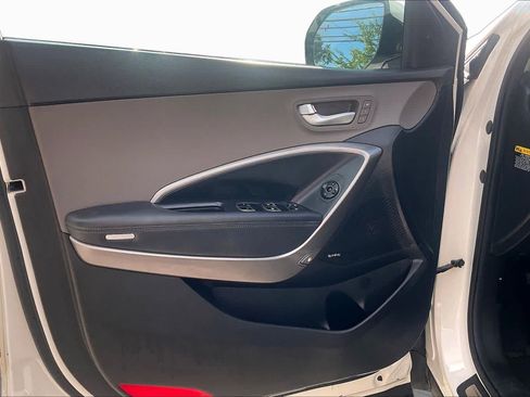 Used 2017 Hyundai Santa Fe Limited FWD image 19