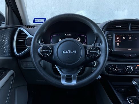 Used 2025 Kia Soul LX w/ LX Technology Package image 30