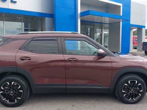 Used 2023 Chevrolet TrailBlazer LT FWD image 3