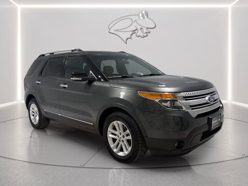 Used 2015 Ford Explorer XLT FWD image 7