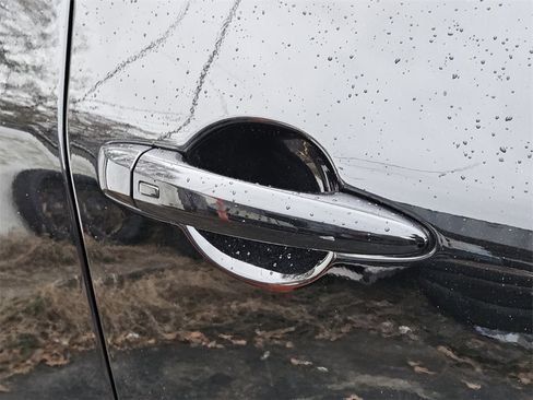 Certified 2023 Nissan Rogue SV image 8