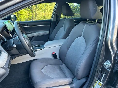Used 2023 Toyota Camry LE FWD image 14