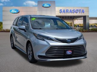 Used 2022 Toyota Sienna LE video 1