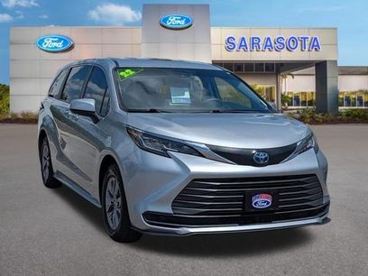Used 2022 Toyota Sienna LE