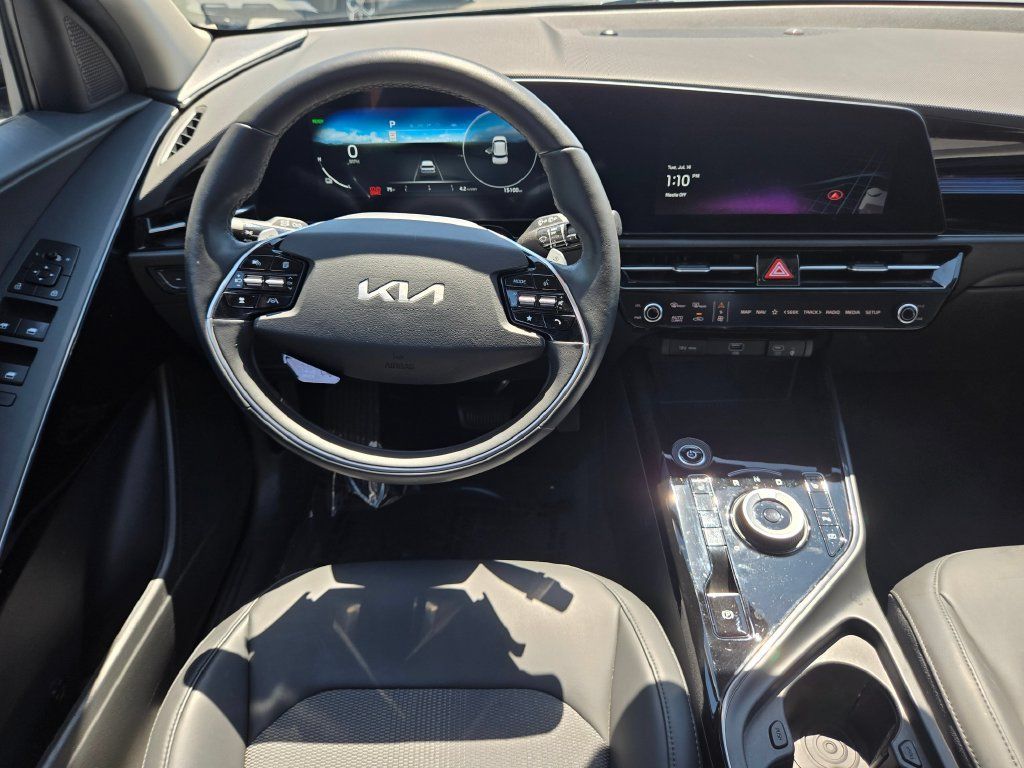 Certified 2024 Kia Niro Wind w/ Wind Preserve Package FWD image 19