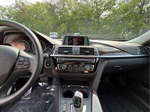 Used 2016 BMW 320i xDrive Sedan AWD/4WD image 11