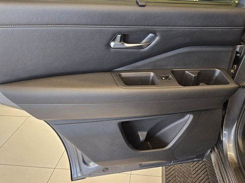 Certified 2023 Nissan Pathfinder SL image 25