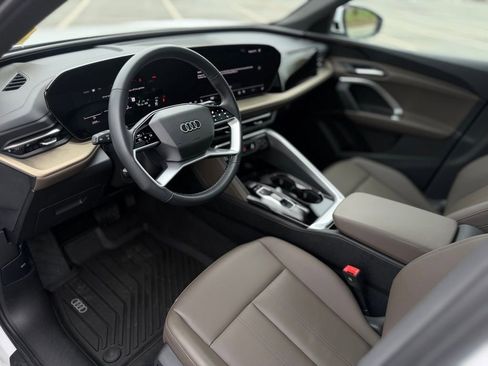 Used 2025 Audi Q5 Premium w/ Convenience Package AWD/4WD image 14