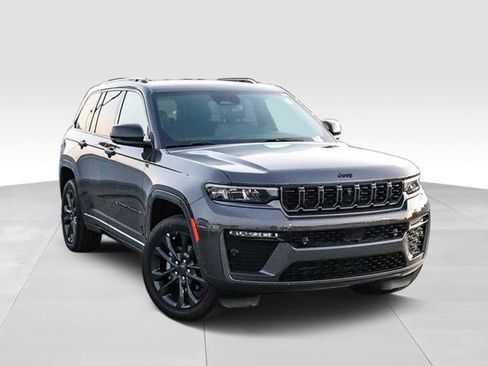 New 2026 Jeep Grand Cherokee Limited AWD/4WD image 2