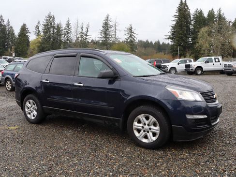 Used 2017 Chevrolet Traverse LS image 4