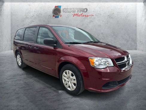 Used 2019 Dodge Grand Caravan SE w/ UConnect Hands-Free Group FWD image 8