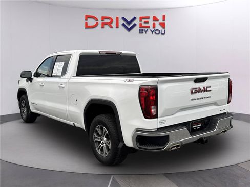 Used 2023 GMC Sierra 1500 SLE AWD/4WD image 4