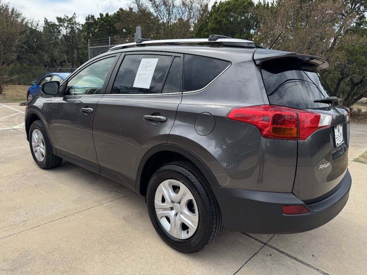 Used 2013 Toyota RAV4 LE FWD image 10