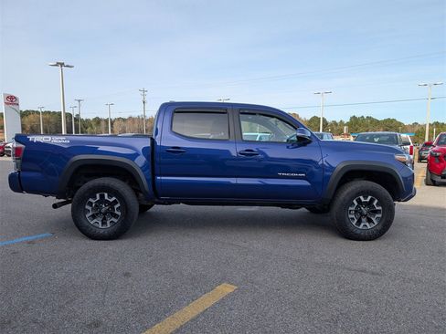 Used 2023 Toyota Tacoma TRD Off-Road image 6