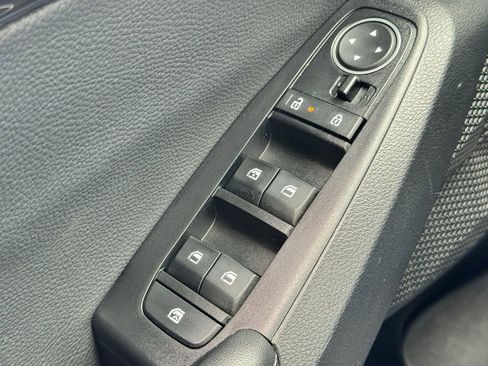 Used 2025 Kia Seltos S FWD image 28