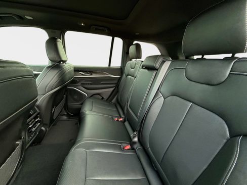 New 2026 Jeep Grand Cherokee Limited AWD/4WD image 13