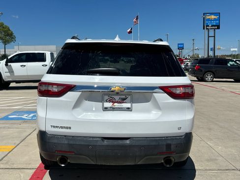 Used 2019 Chevrolet Traverse LT FWD image 6