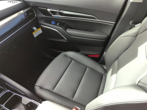 New 2025 Kia Telluride S image 15