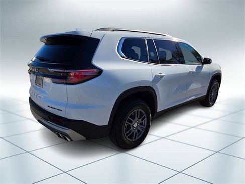 Used 2025 GMC Acadia Elevation image 4